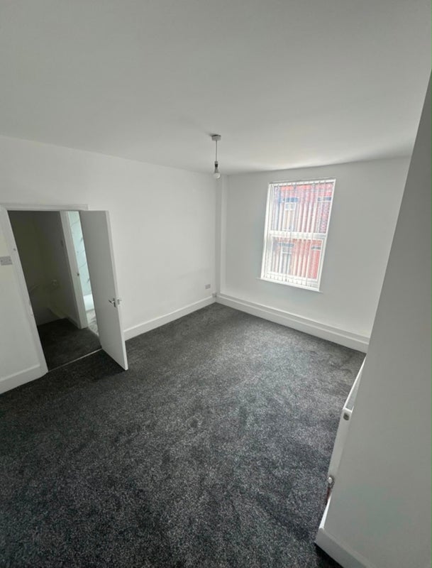 Room Thornton Grove in Leeds