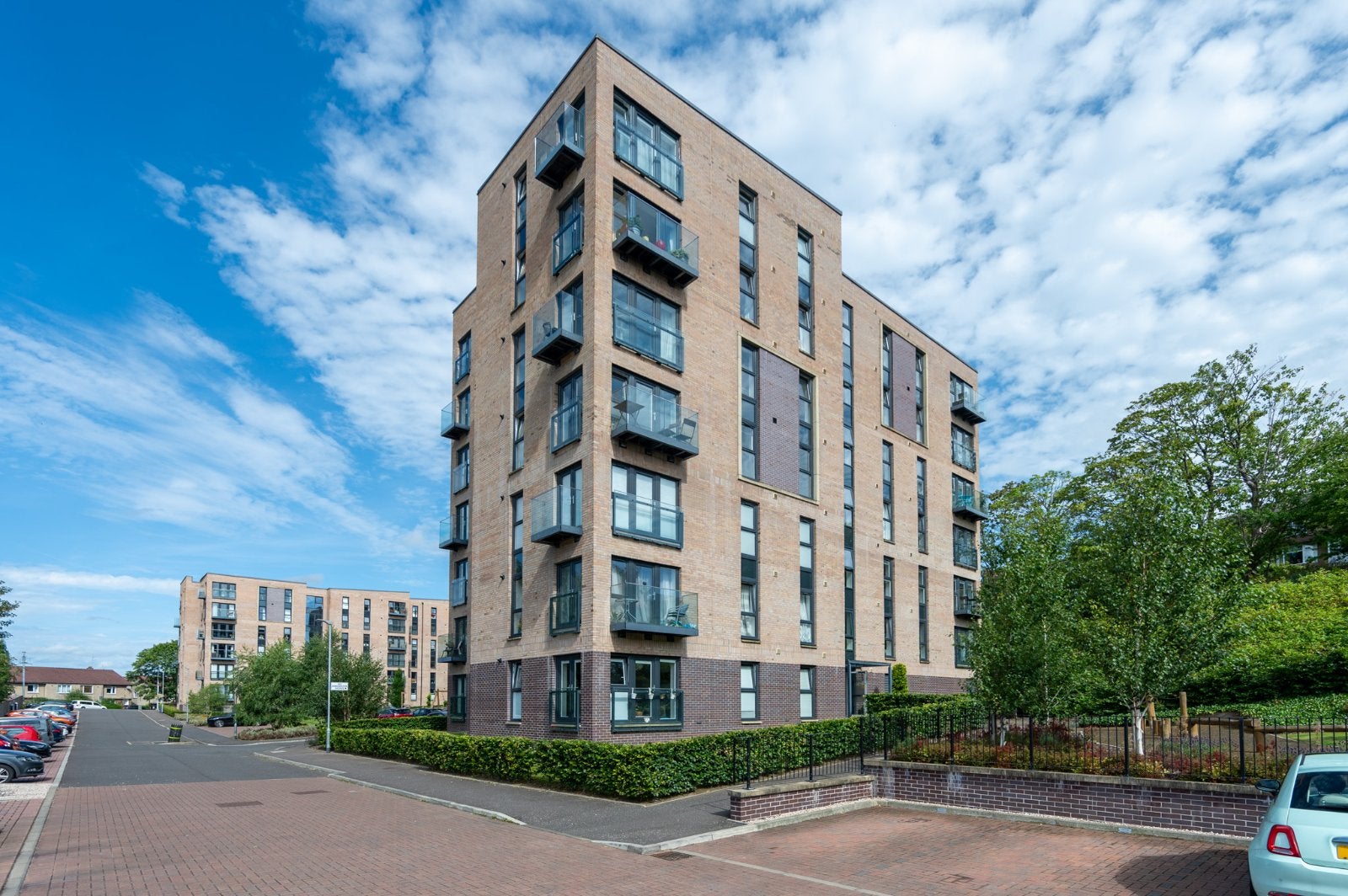 Flat Dorchester Avenue in Glasgow