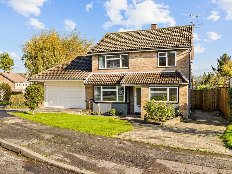 House Woodfield Close in Reigate and Banstead