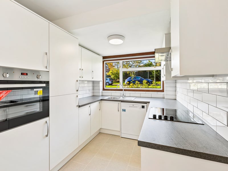 House Woodfield Close in Reigate and Banstead