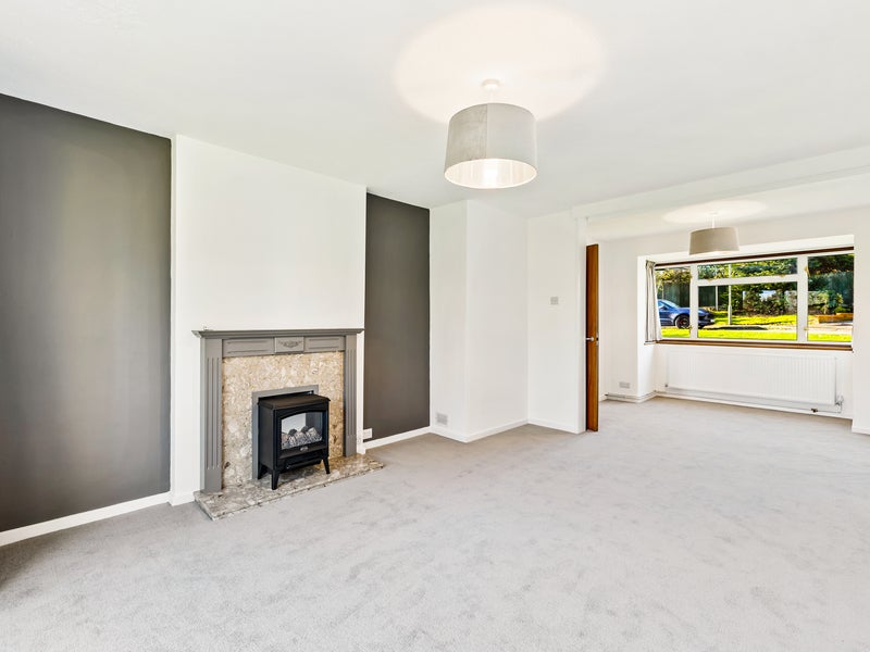 House Woodfield Close in Reigate and Banstead
