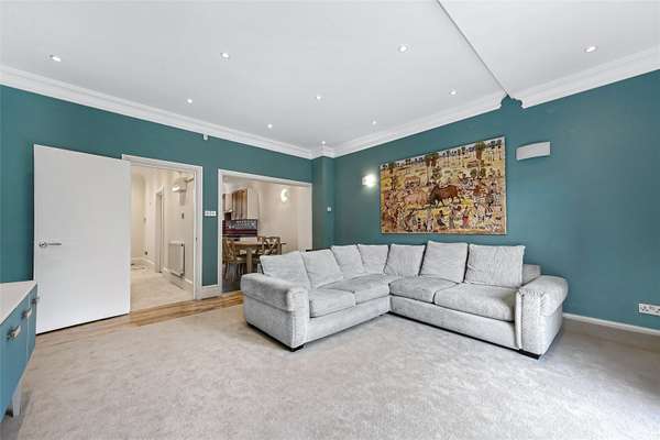 House Netherford Road in Greater London