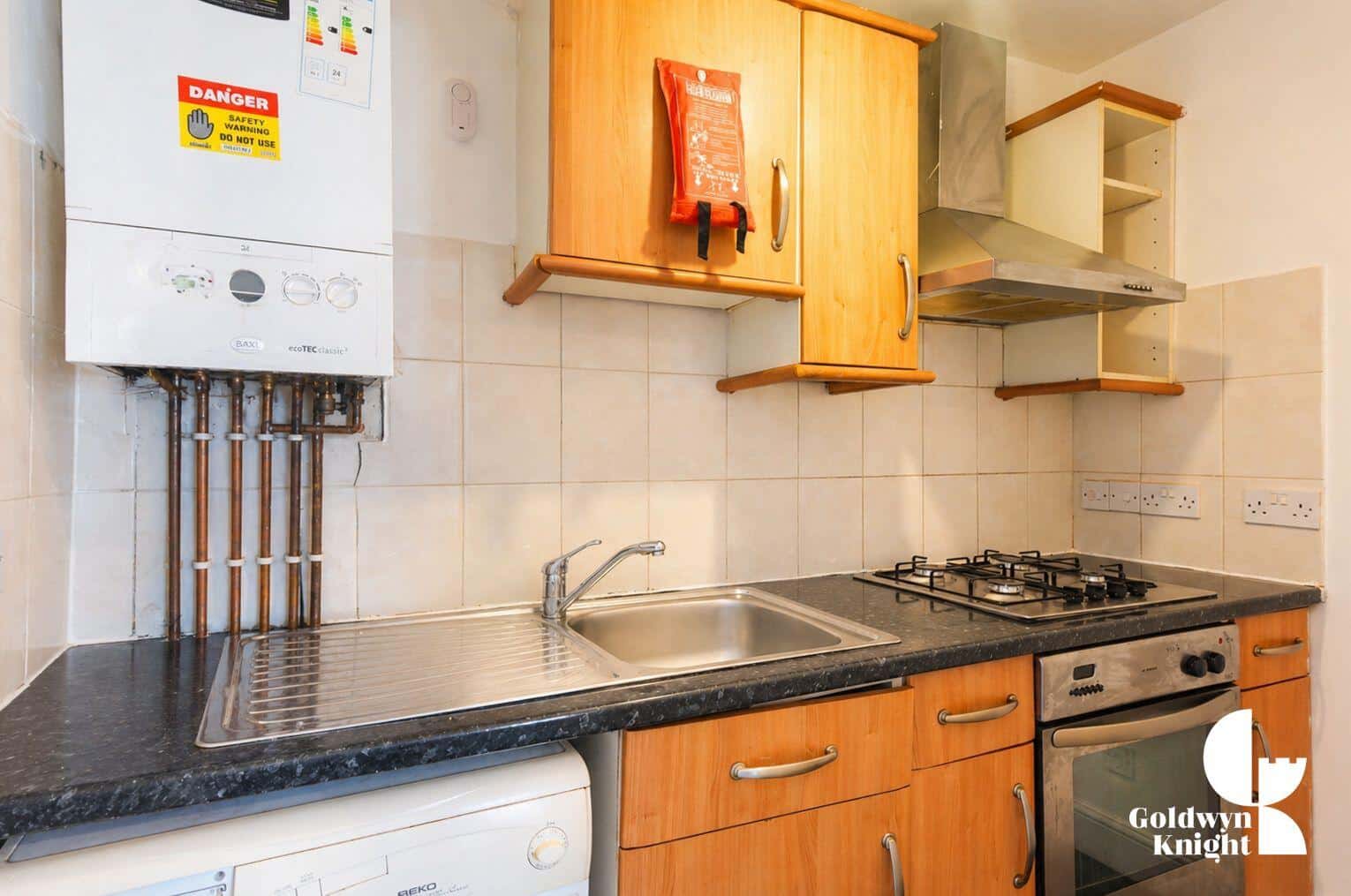 Flat Valmar Road in Greater London