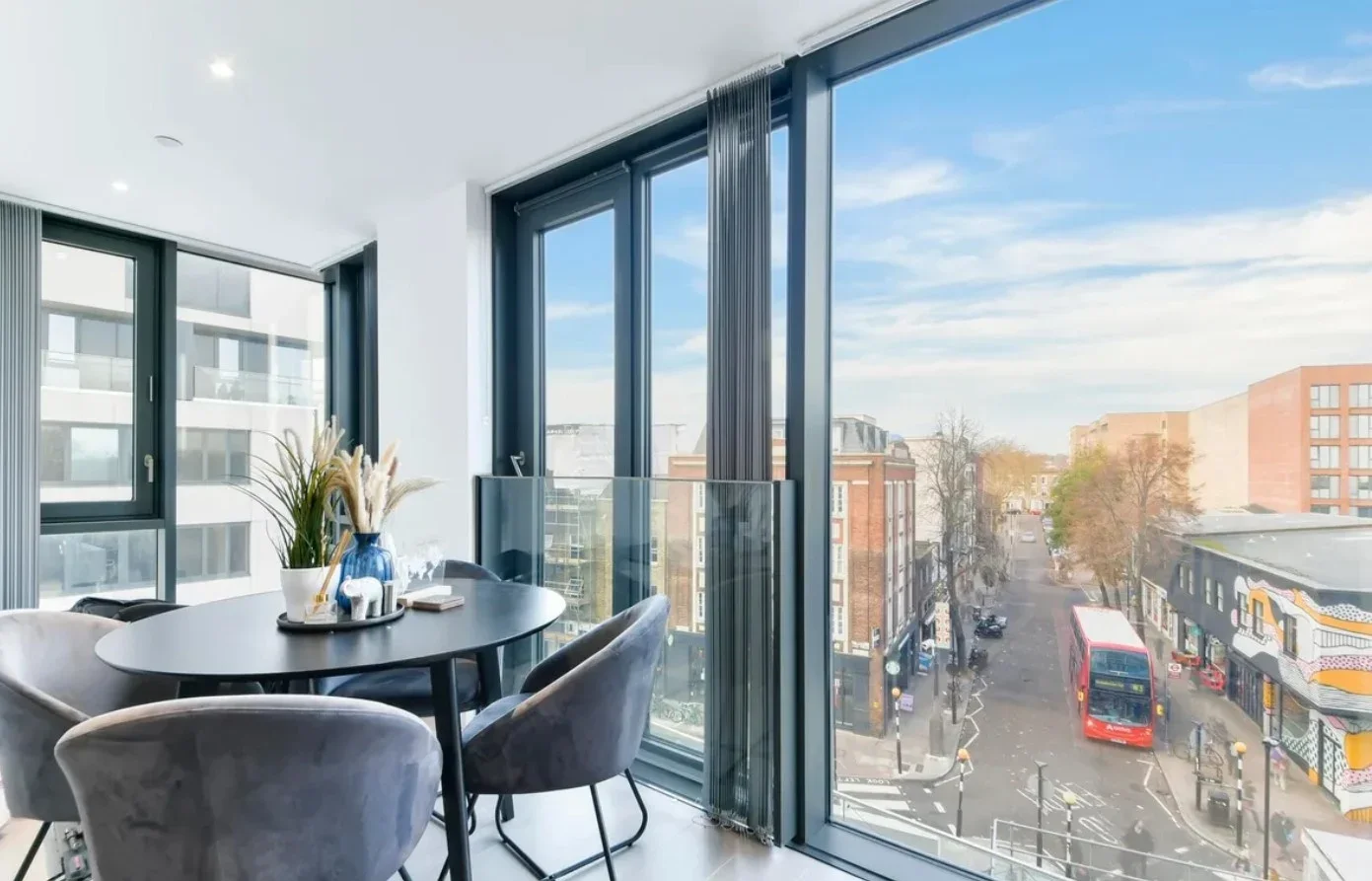 Flat City North Place in Greater London