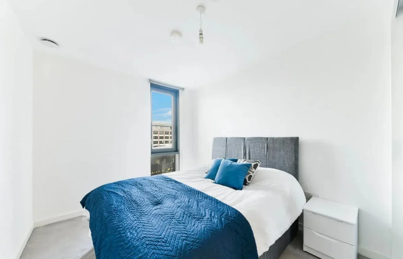 Flat City North Place in Greater London