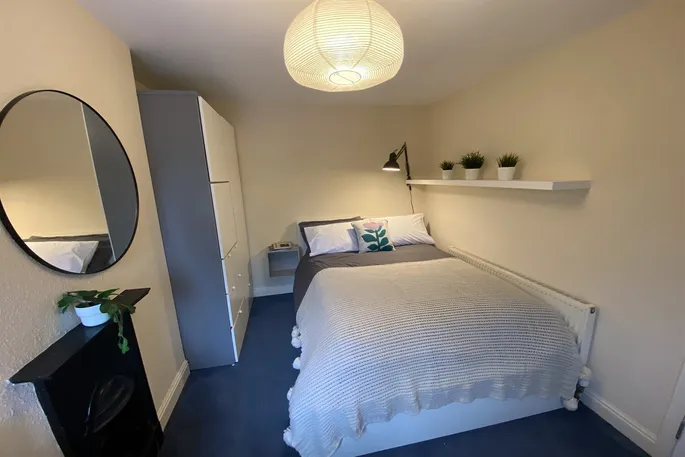 Room Peveril Road in Nottingham