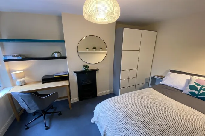 Room Peveril Road in Nottingham
