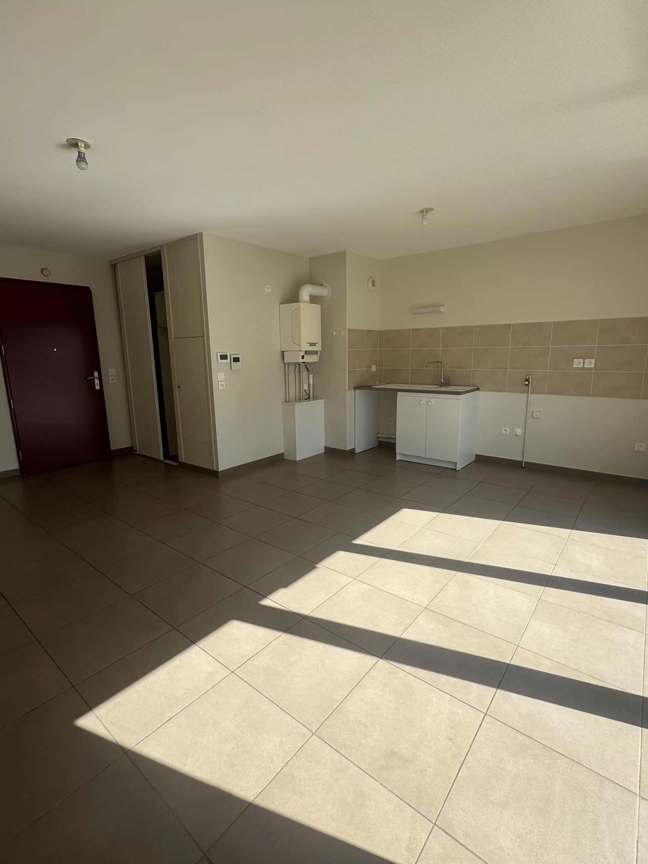 Flat Rue du Canal in Saint-Julien-les-Villas