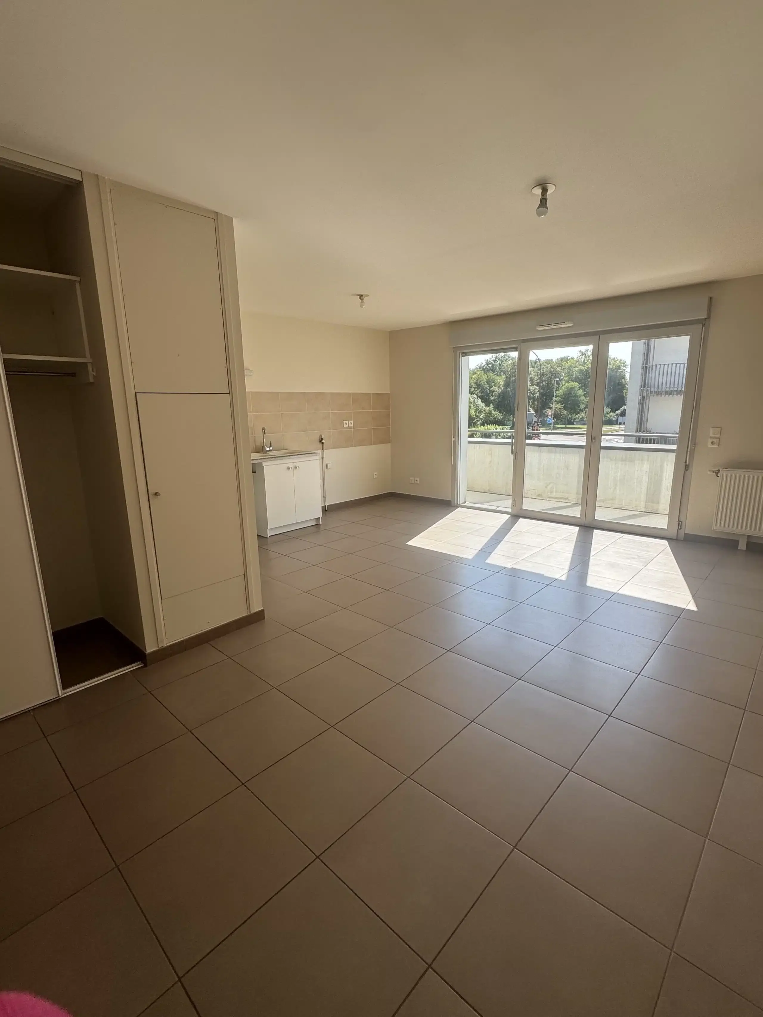 Flat Rue du Canal in Saint-Julien-les-Villas