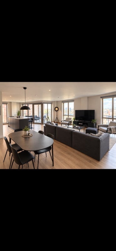 Room Pilots Way in Greater London