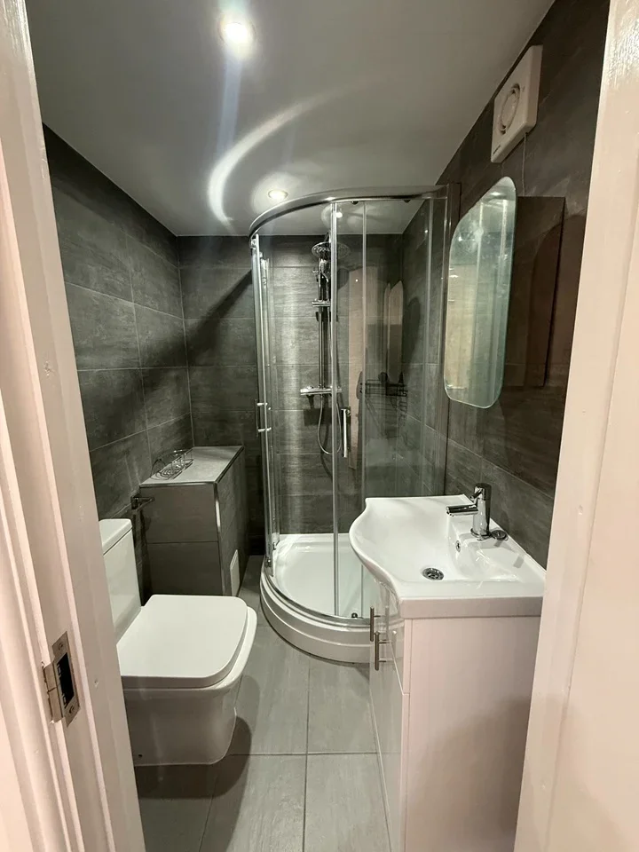 Flat Linley Crescent in Greater London
