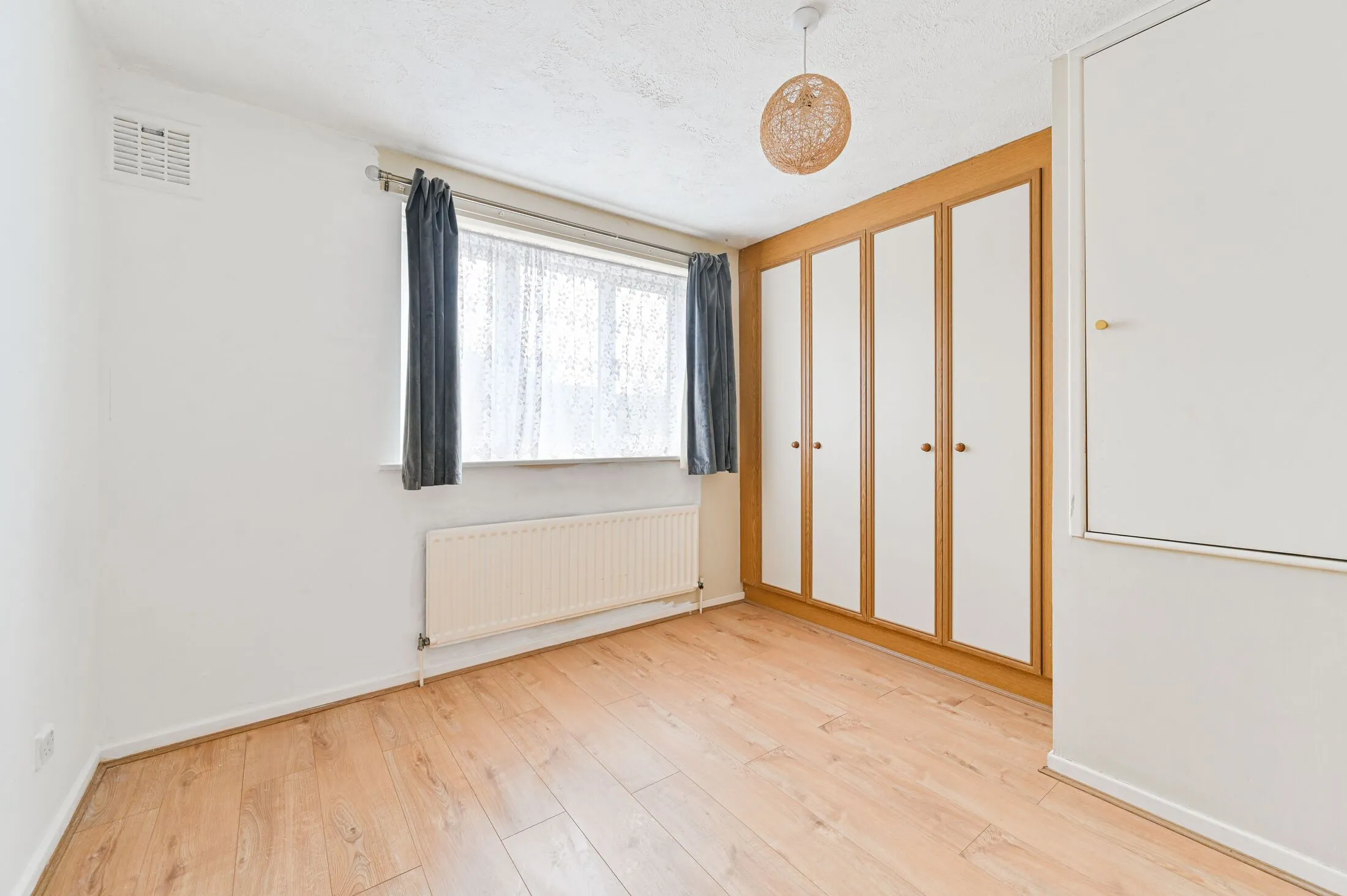 House Mitcham Lane in Greater London