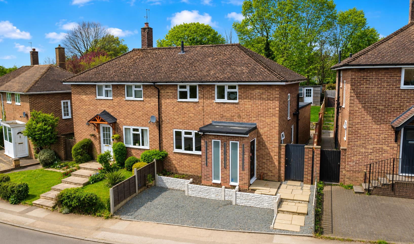 House Pixies Hill Road in Dacorum