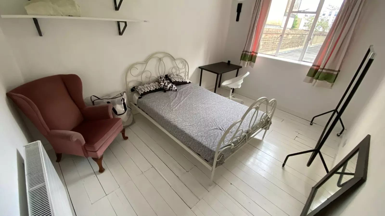 Room Varden Street in Greater London