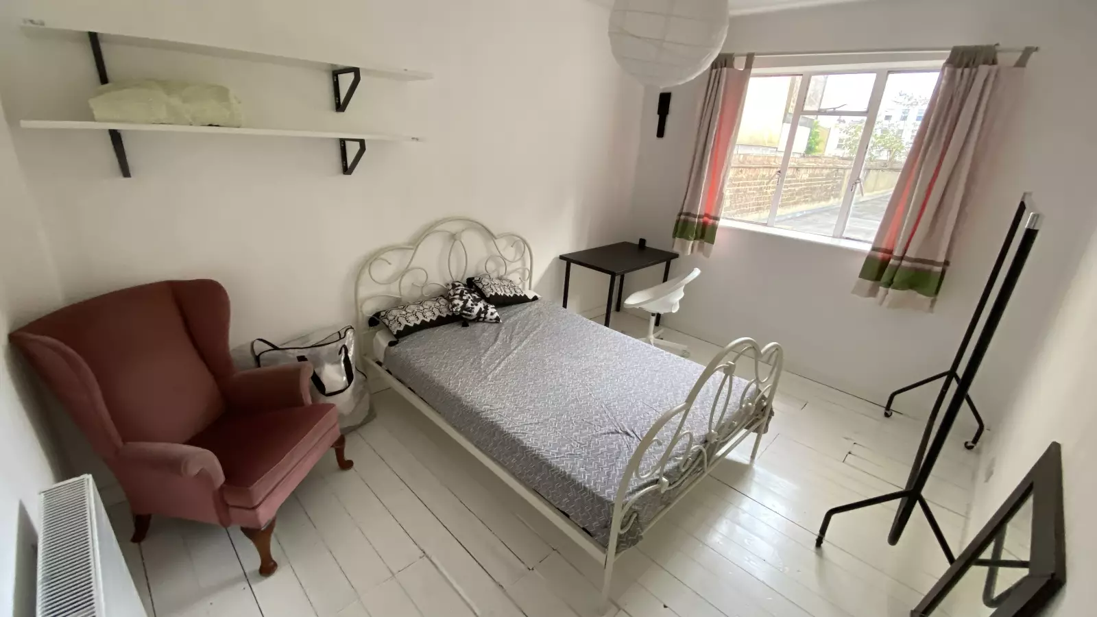 Room Varden Street in Greater London
