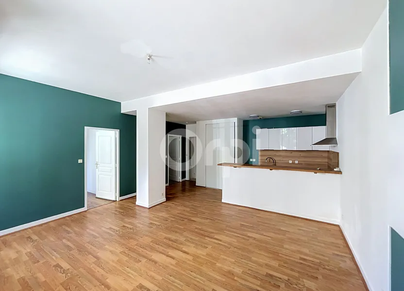 Flat Place Voltaire in Terrasson-Lavilledieu