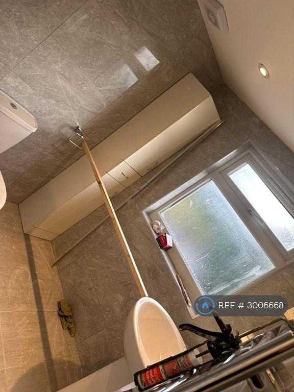 Room Sullivan Way in Hertsmere