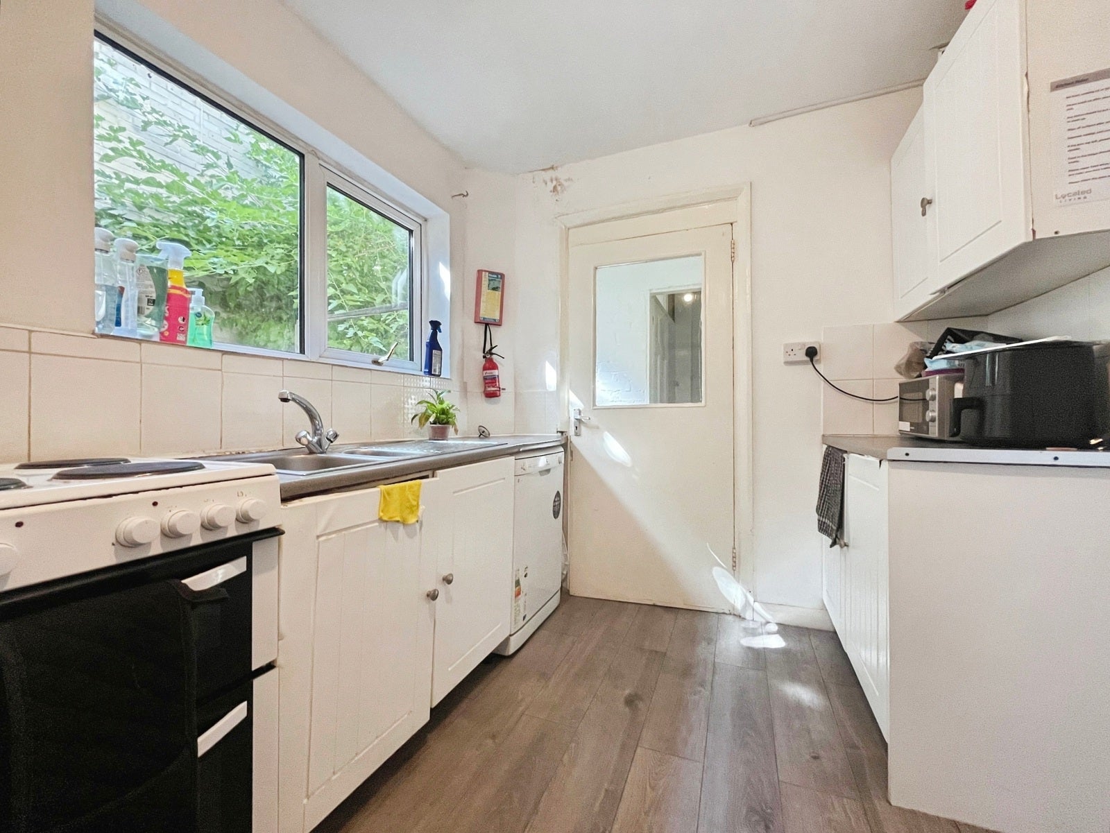 Room Larchwood Drive in Borough of Runnymede