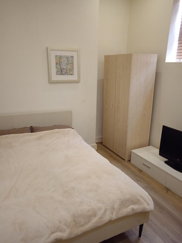 Room Fleet Road in Greater London