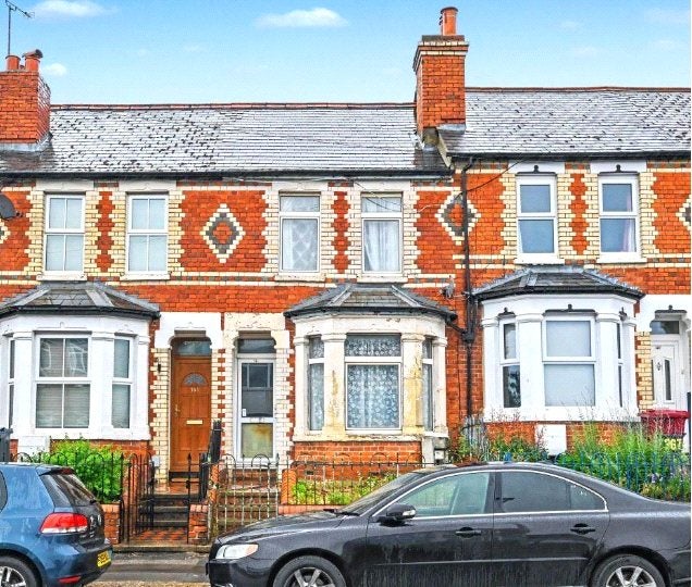 House Elgar Road South in Reading