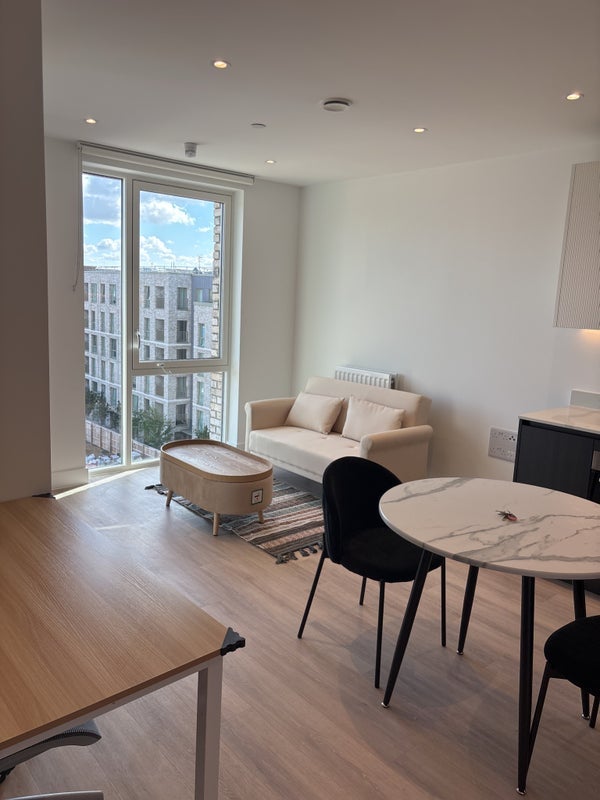 Room Boleyn Road in Greater London