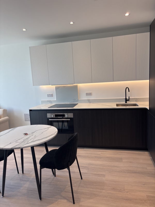 Room Boleyn Road in Greater London