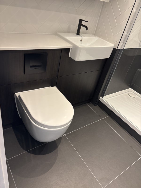Room Boleyn Road in Greater London