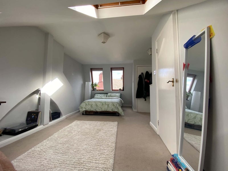 Room Claybrook Road in Greater London