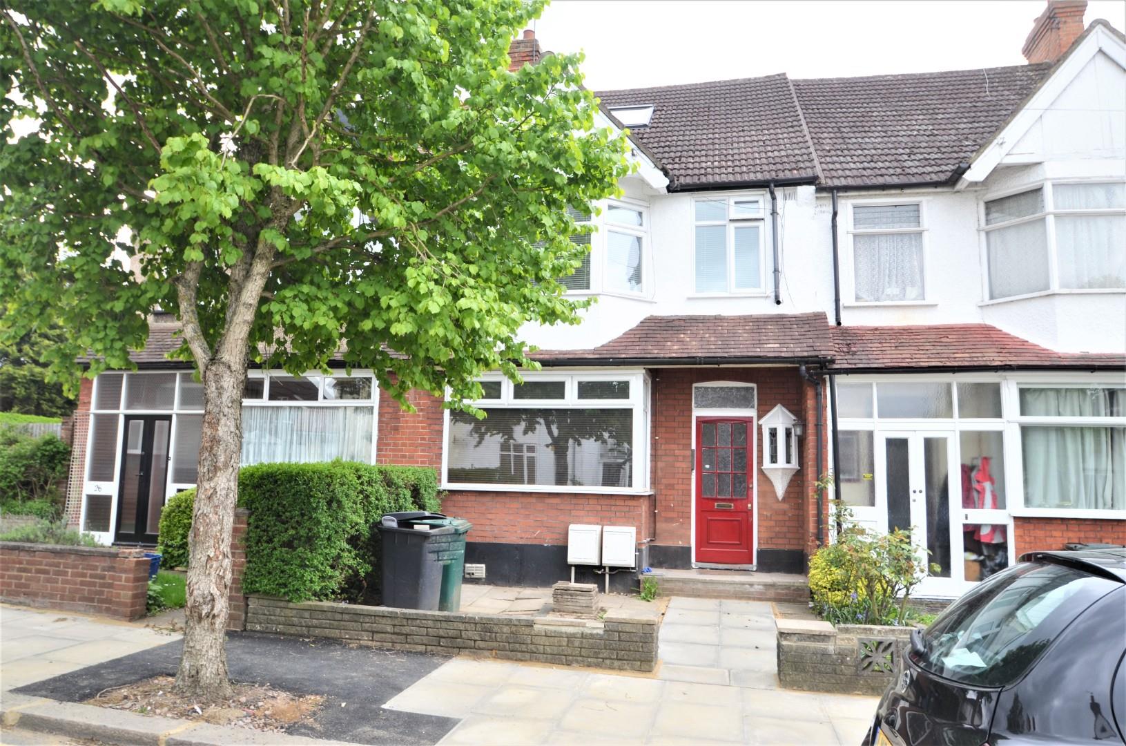 Flat Victoria Road in Greater London