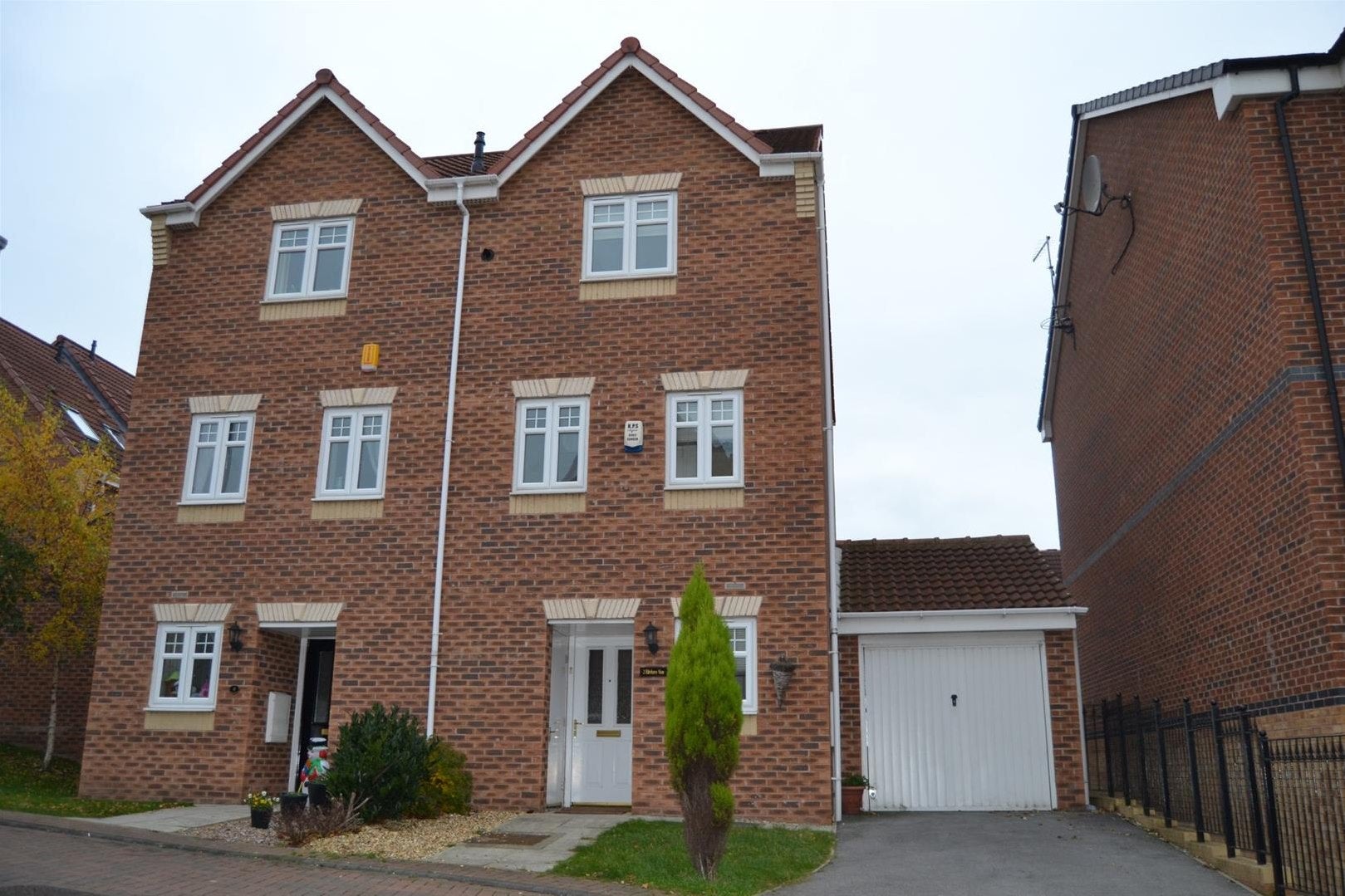 House Elderberry View in Wakefield