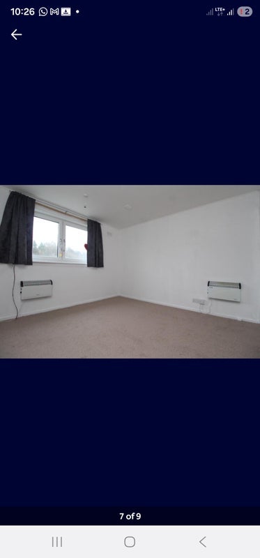 Room Dougrie Road in Glasgow