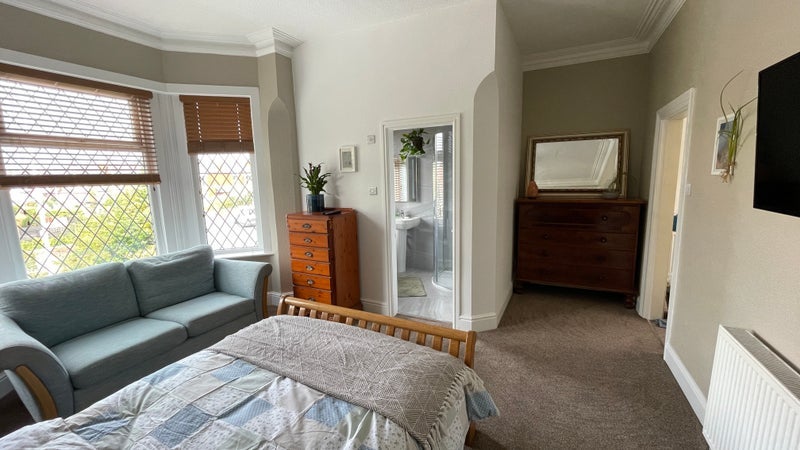 Room Cypress Road in Southport