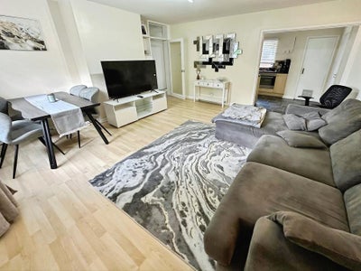 Flat Centurion Close in Salisbury