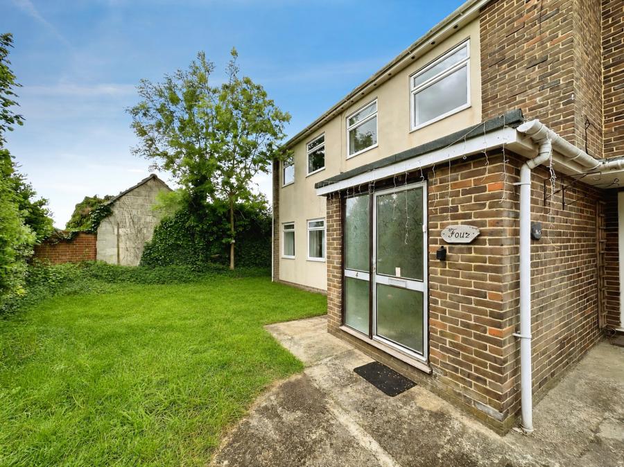 Flat Centurion Close in Salisbury