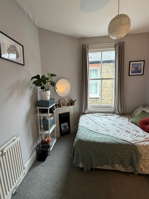 Room Ravenstone Street in Greater London