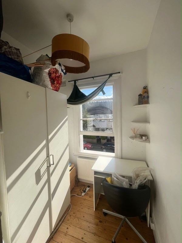 Room Ravenstone Street in Greater London