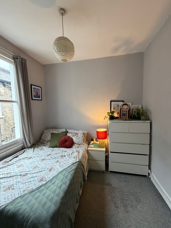 Room Ravenstone Street in Greater London