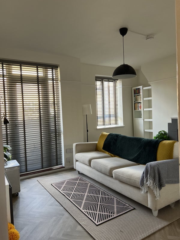 Flat Lyall Avenue in Greater London