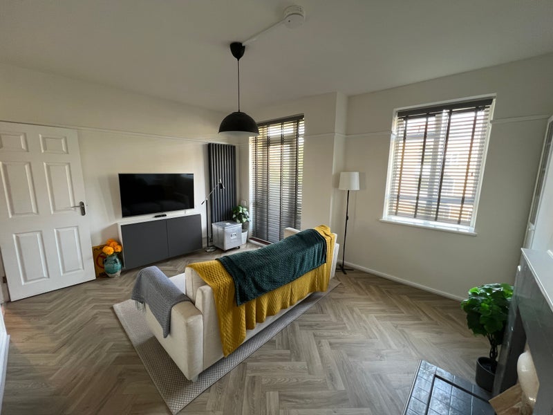 Flat Lyall Avenue in Greater London