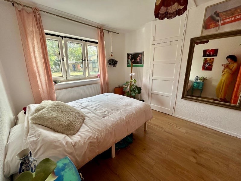Room Lansdowne Drive in Greater London