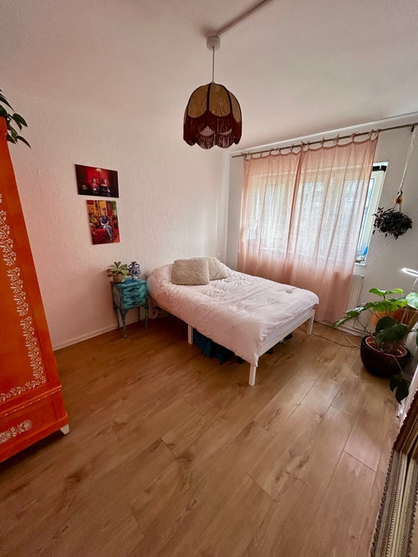 Room Lansdowne Drive in Greater London