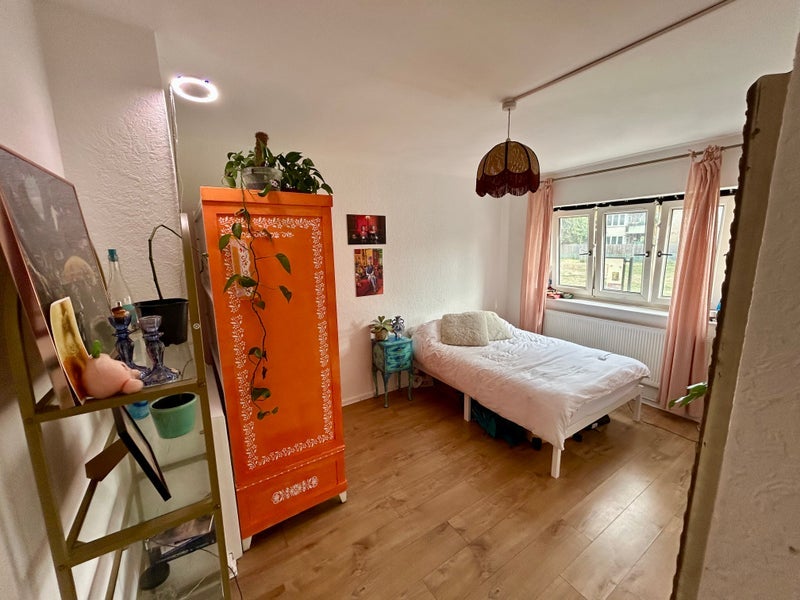 Room Lansdowne Drive in Greater London