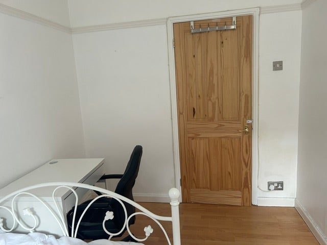 Room Canon Beck Road in Greater London