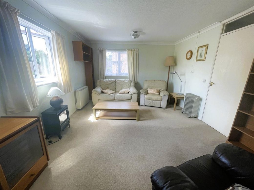 Flat Marshall's Court in Speen