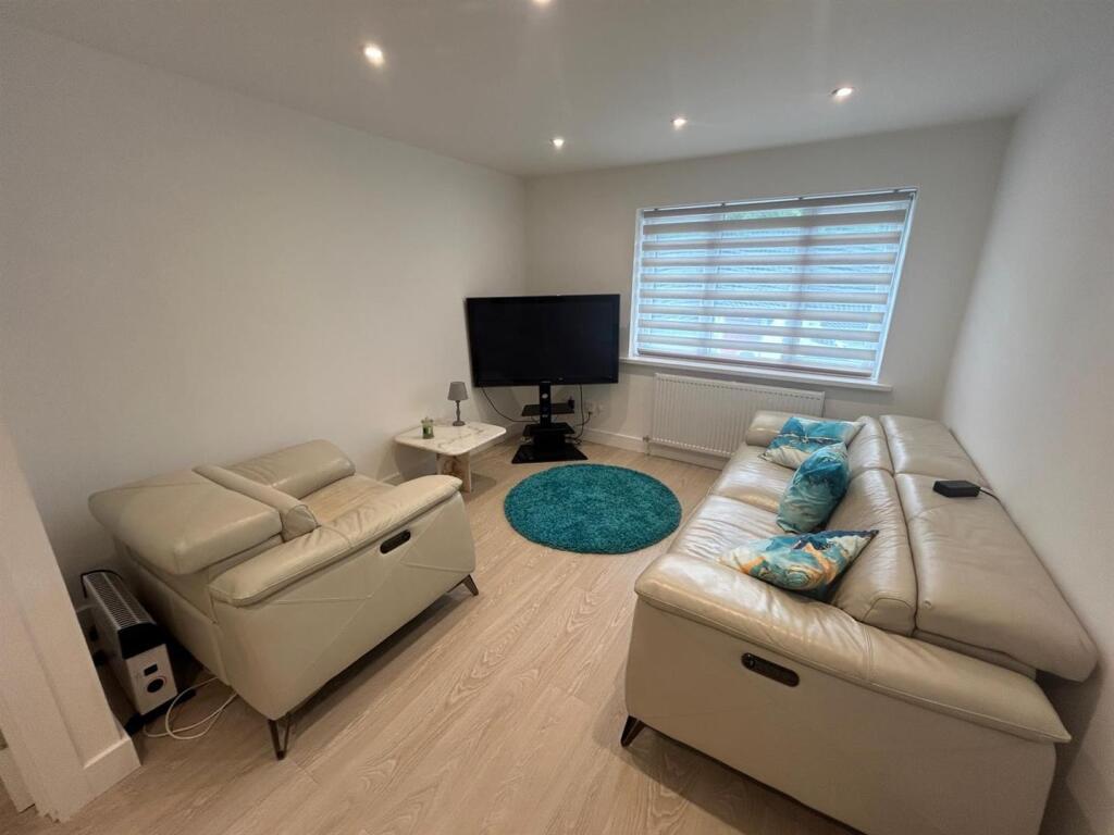 Flat The Mews in Newport