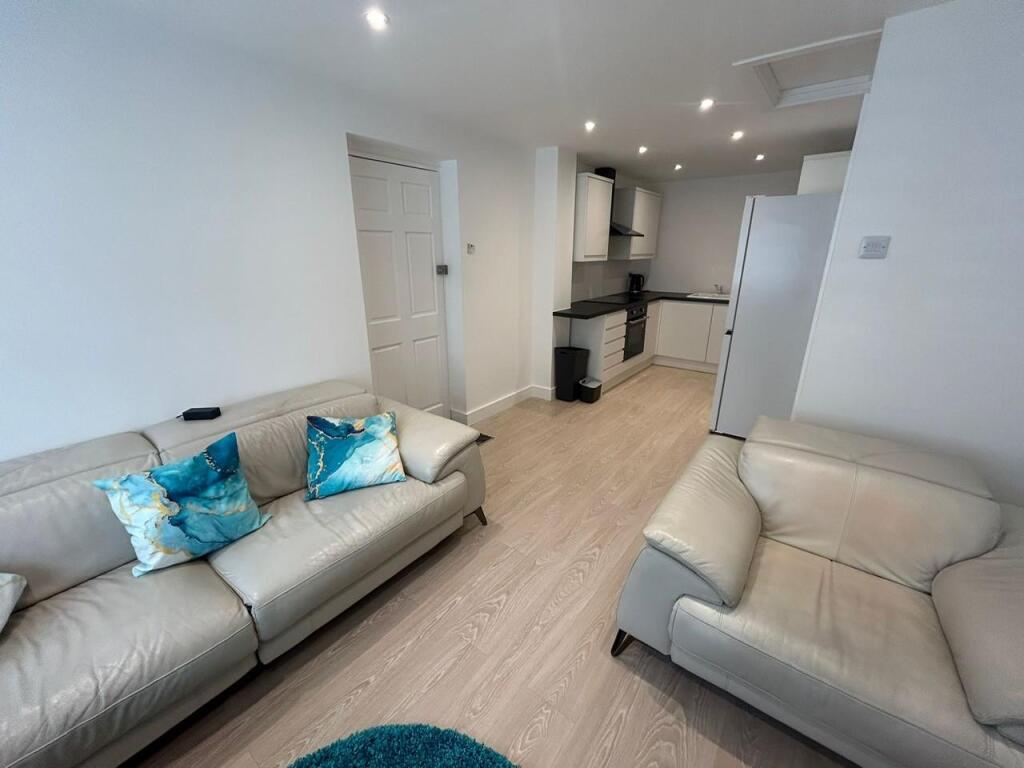 Flat The Mews in Newport