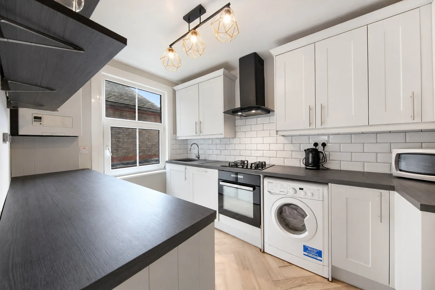 Flat Gleneagle Road in Greater London