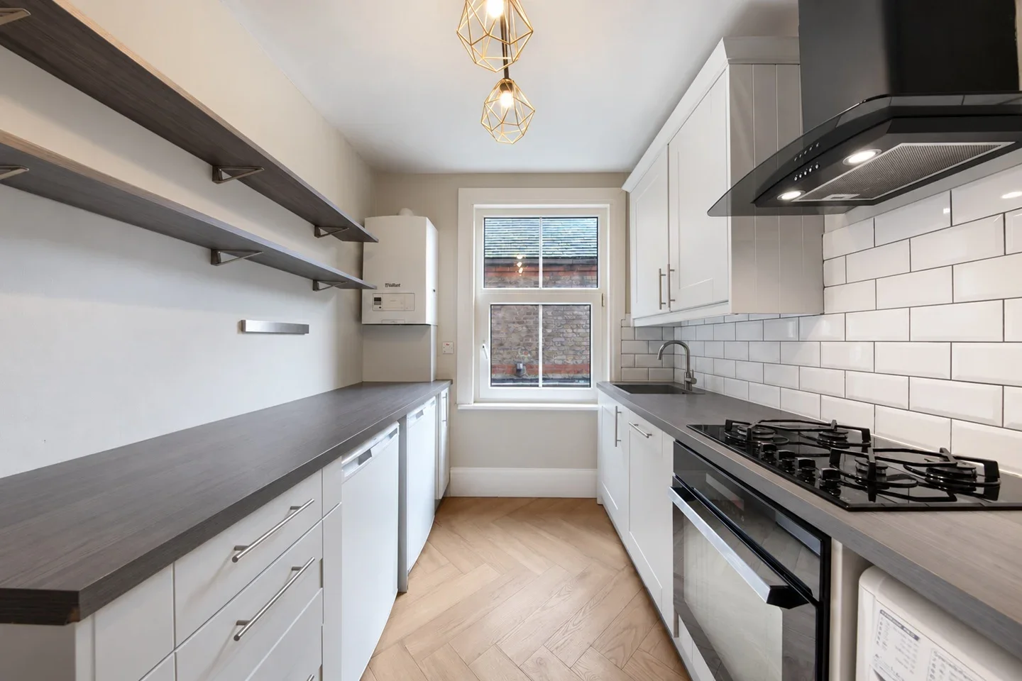 Flat Gleneagle Road in Greater London