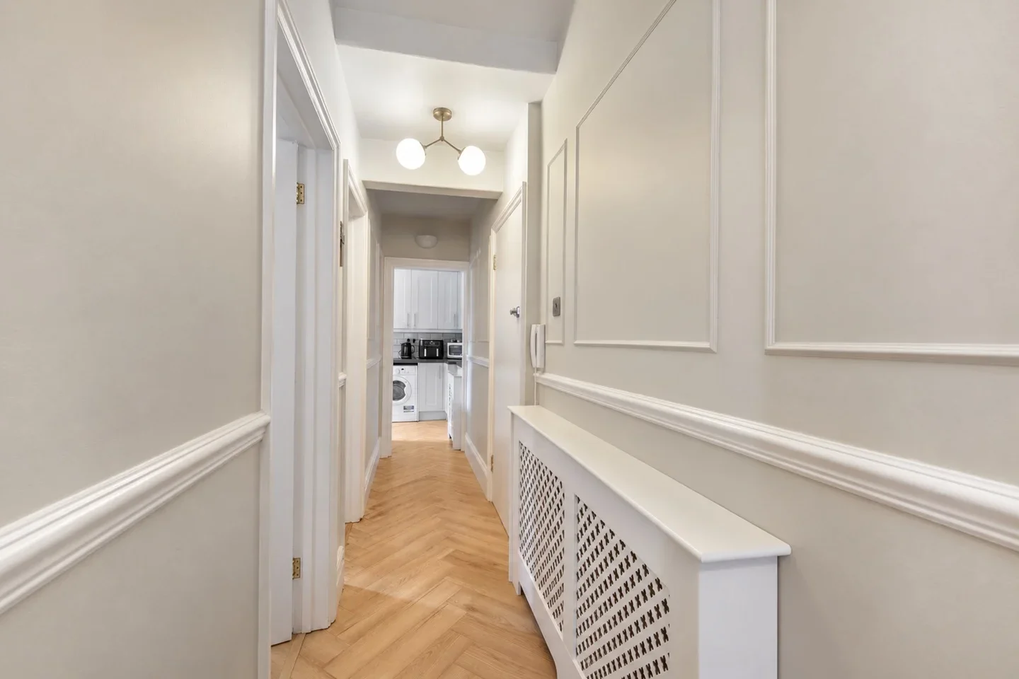 Flat Gleneagle Road in Greater London