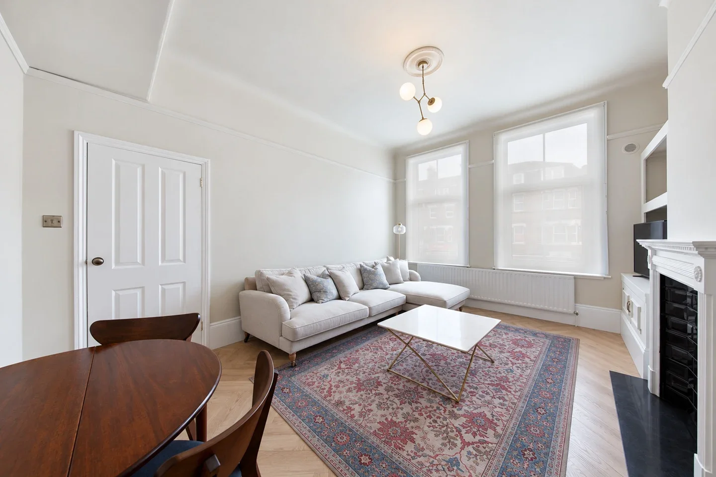 Flat Gleneagle Road in Greater London